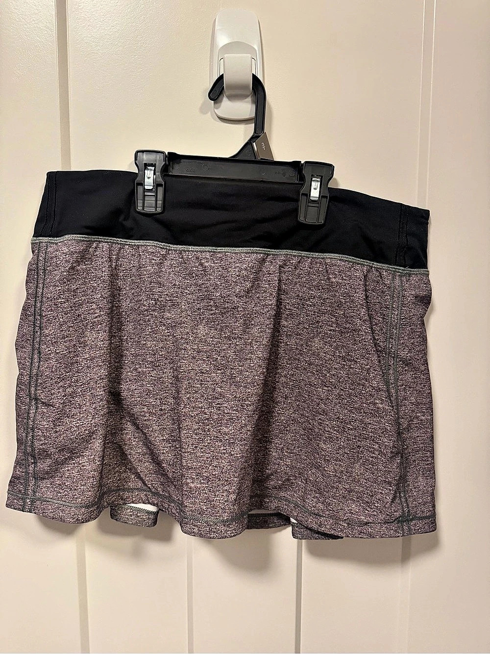 Lululemon Pace Rival Skirt (long) black. Very minimal wear.
